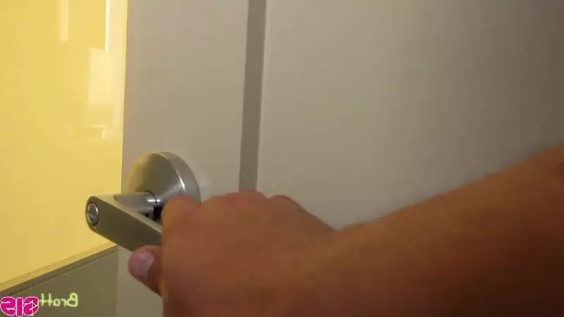 POST THUMB