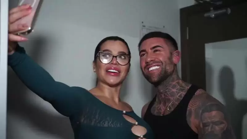 POST THUMB